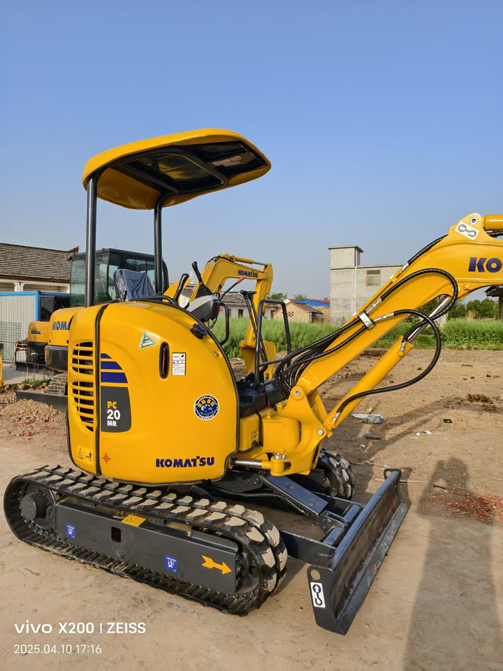 KOMATSU 20MR - Mini escavadeira: foto 1 KOMATSU 20MR - Mini escavadeira: foto 1