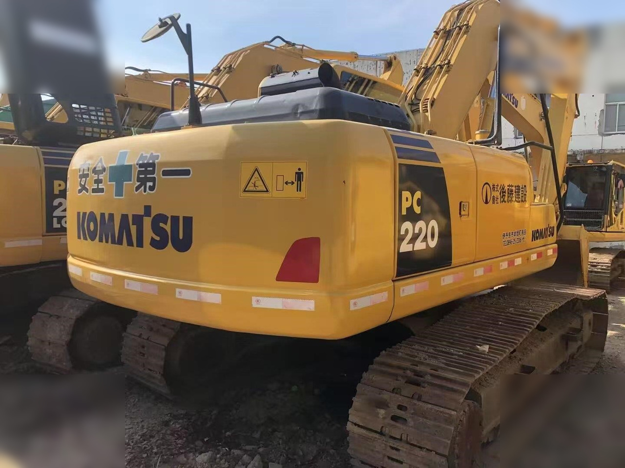 KOMATSU PC220-8 - Escavadora de rastos: foto 3 KOMATSU PC220-8 - Escavadora de rastos: foto 3