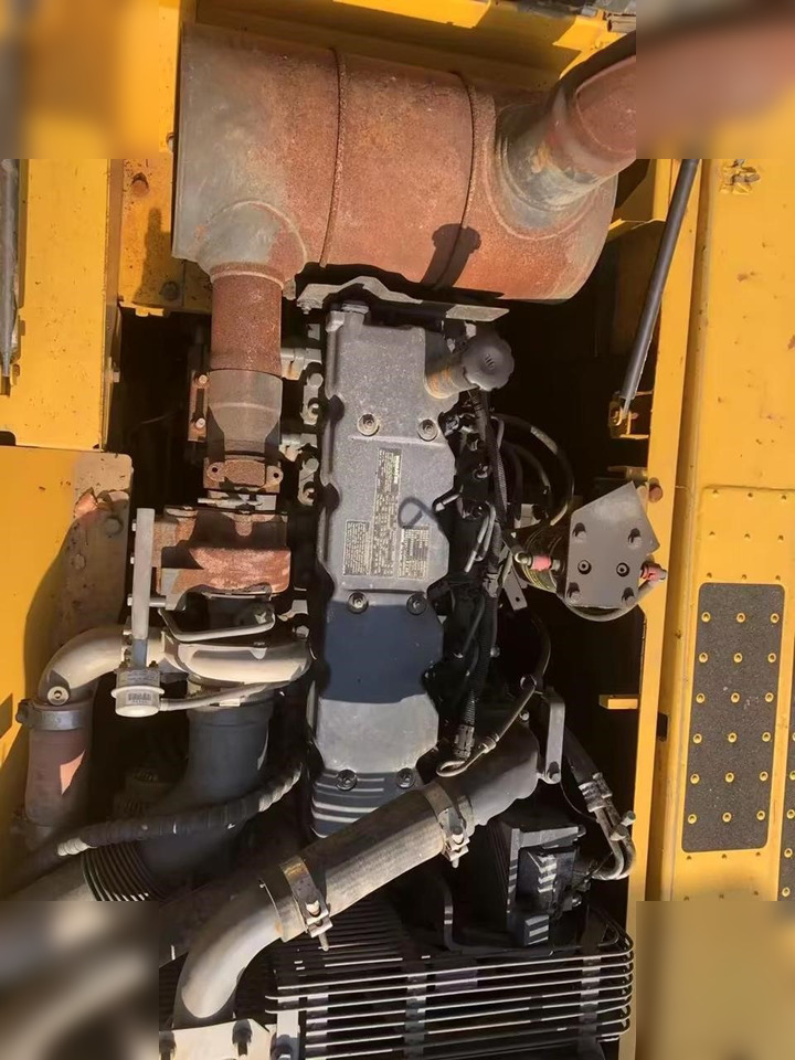 KOMATSU PC220-8 - Escavadora de rastos: foto 5 KOMATSU PC220-8 - Escavadora de rastos: foto 5