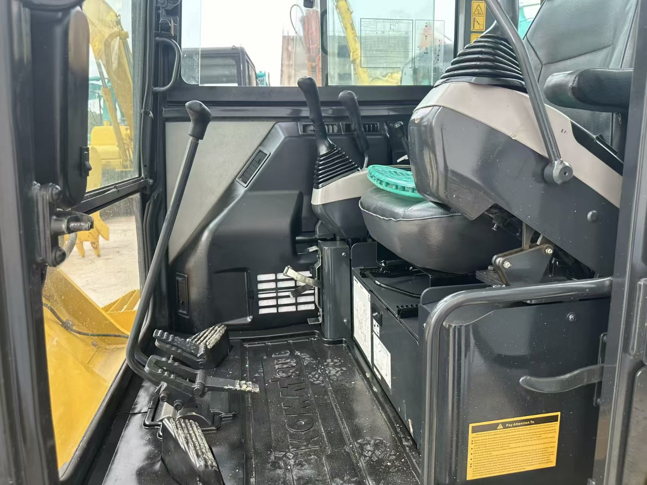 KOMATSU PC58 - Mini escavadeira: foto 4 KOMATSU PC58 - Mini escavadeira: foto 4