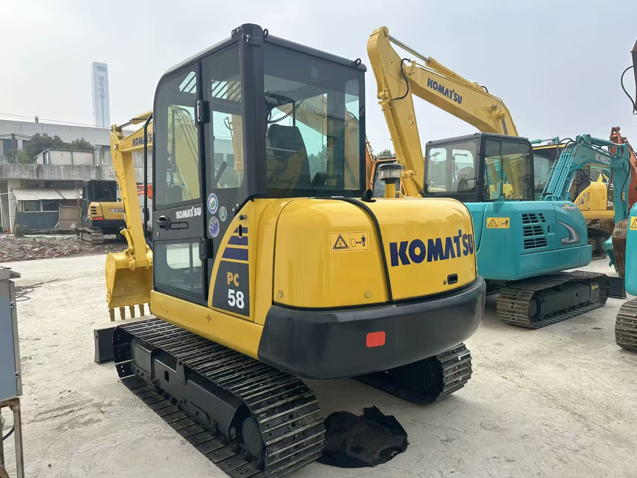 KOMATSU PC58 - Mini escavadeira: foto 3 KOMATSU PC58 - Mini escavadeira: foto 3