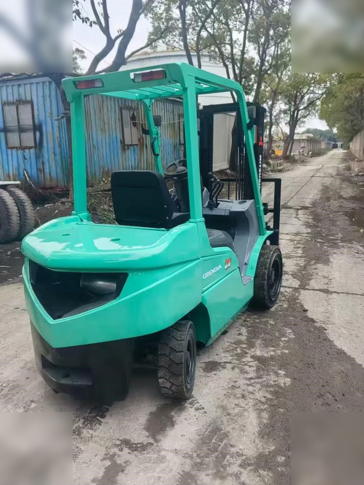 MITSUBISHI FD18 - Empilhador a diesel: foto 3 MITSUBISHI FD18 - Empilhador a diesel: foto 3