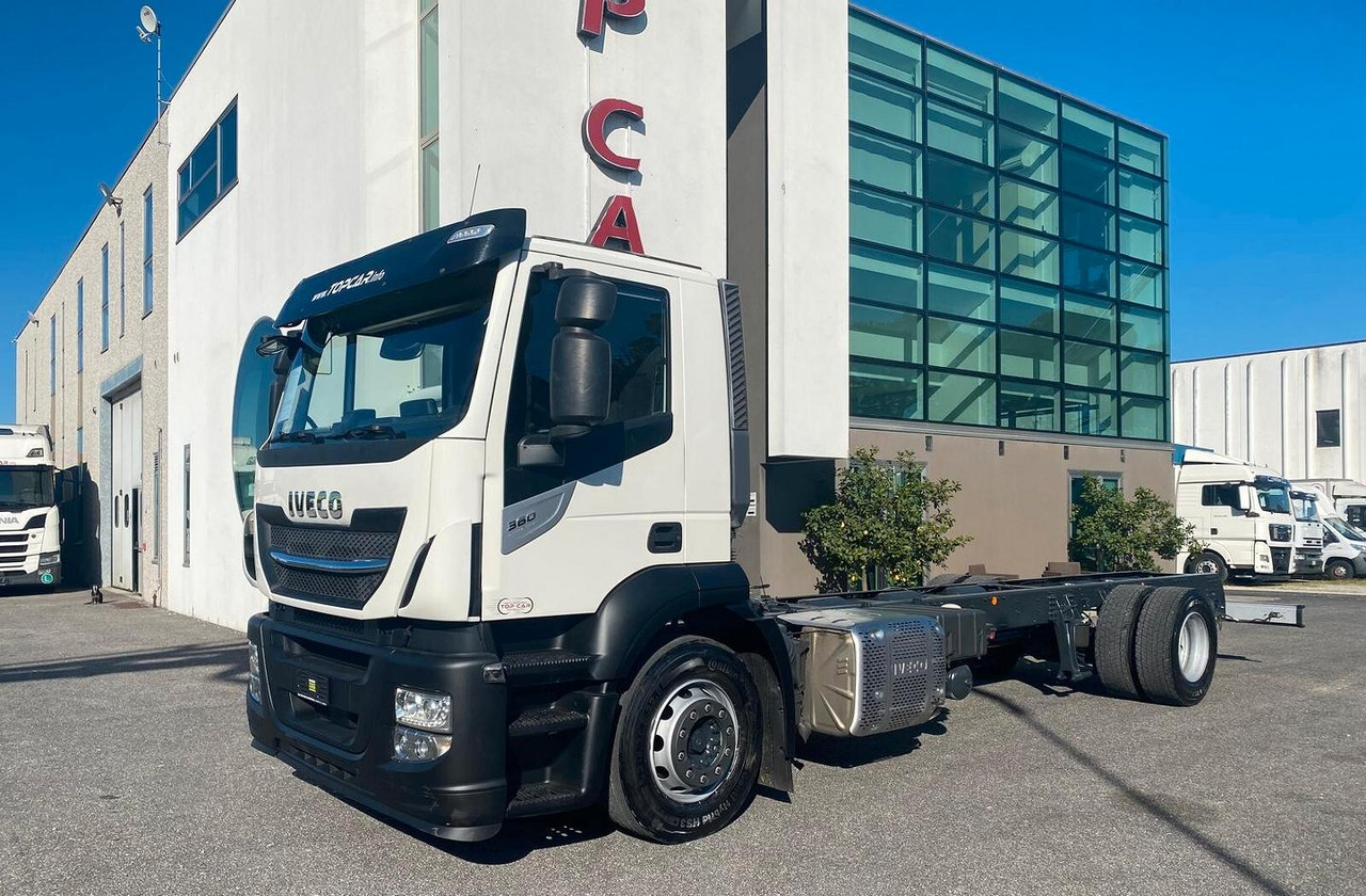 IVECO AD190S36 MOTRICE 2 ASSI TELAIO 2017 - Camião chassi: foto 2 IVECO AD190S36 MOTRICE 2 ASSI TELAIO 2017 - Camião chassi: foto 2