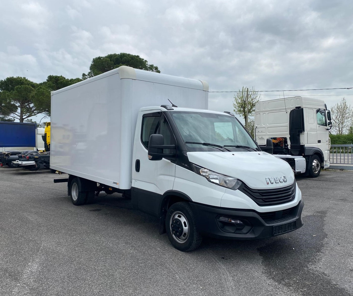 IVECO DAILY 35C16 - Furgão: foto 2 IVECO DAILY 35C16 - Furgão: foto 2