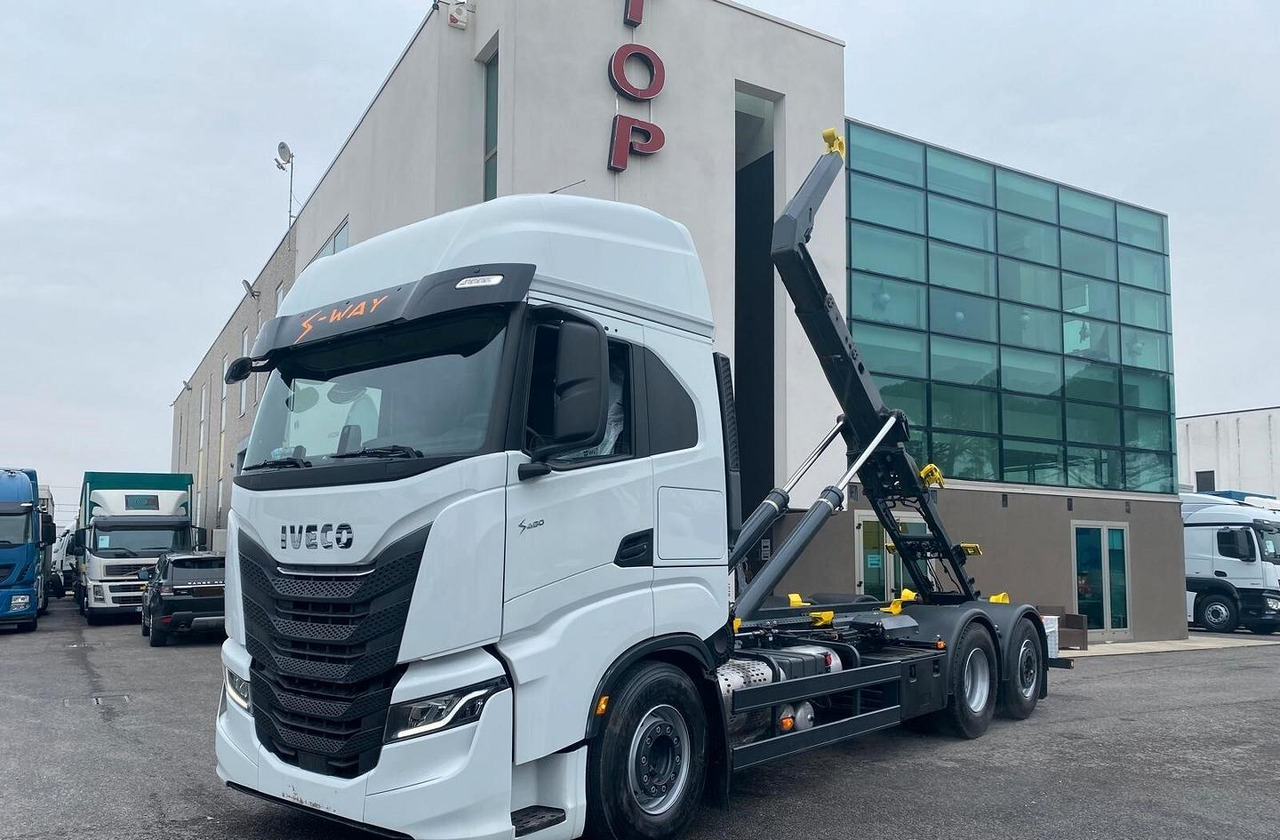 IVECO S-WAY 480 SCARRABILE FULL PNEUMATIC EURO 6 - Camião polibenne: foto 2 IVECO S-WAY 480 SCARRABILE FULL PNEUMATIC EURO 6 - Camião polibenne: foto 2