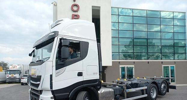 IVECO STRALIS 480 2020 FULL PNEUMATICO EURO 6 - Camião transportador de contêineres/ Caixa móvel: foto 3 IVECO STRALIS 480 2020 FULL PNEUMATICO EURO 6 - Camião transportador de contêineres/ Caixa móvel: foto 3