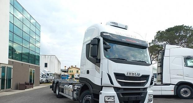 IVECO STRALIS 480 2020 FULL PNEUMATICO EURO 6 - Camião transportador de contêineres/ Caixa móvel: foto 4 IVECO STRALIS 480 2020 FULL PNEUMATICO EURO 6 - Camião transportador de contêineres/ Caixa móvel: foto 4