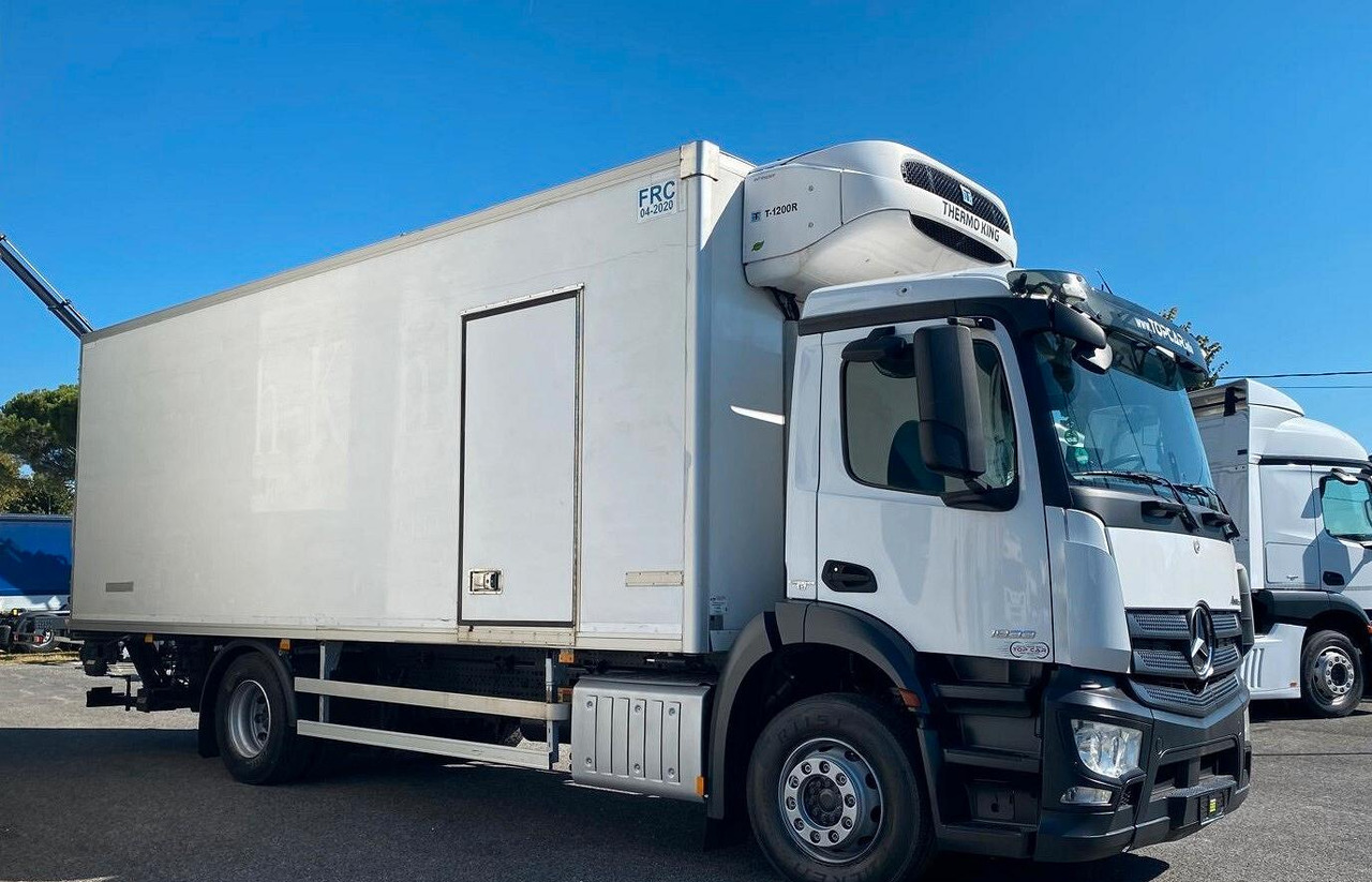 MERCEDES ANTOS 18.33 CASSONE ISOTERMICO E SPONDA - Camião frigorífico: foto 4 MERCEDES ANTOS 18.33 CASSONE ISOTERMICO E SPONDA - Camião frigorífico: foto 4
