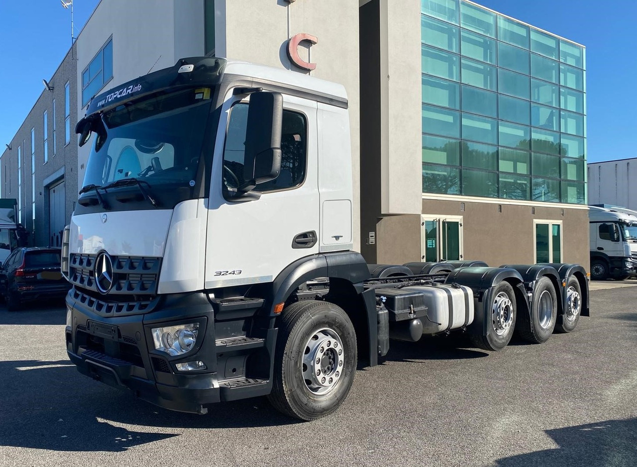MERCEDES-BENZ AROCS 32.43 - Camião chassi: foto 1 MERCEDES-BENZ AROCS 32.43 - Camião chassi: foto 1