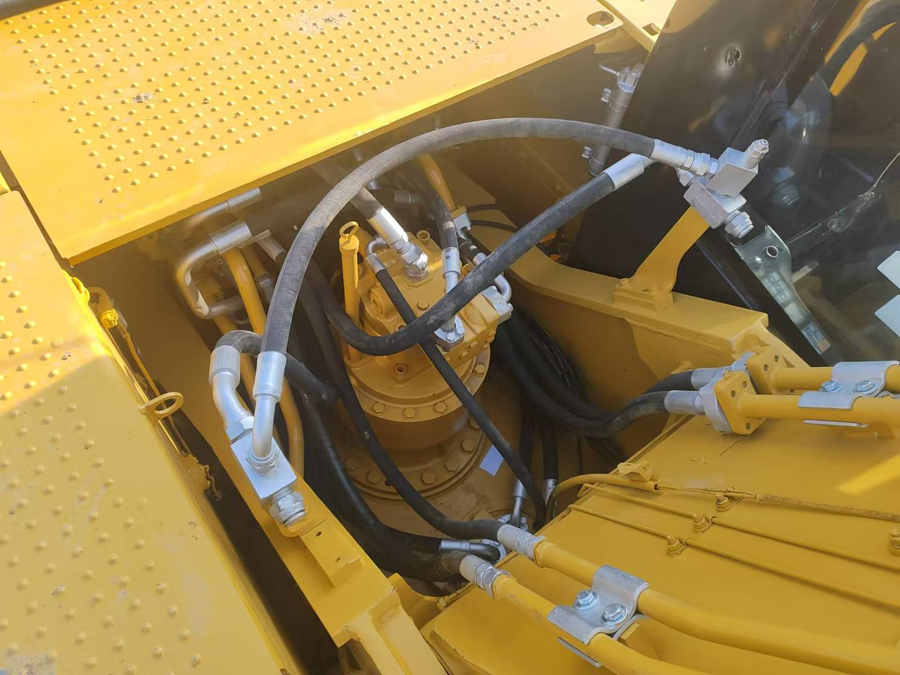 CATERPILLAR Used Digger CAT 323DL Construction Machinery Construction Digger Used CAT 323DL Cheap Excavator - Escavadora de rastos: foto 4 CATERPILLAR Used Digger CAT 323DL Construction Machinery Construction Digger Used CAT 323DL Cheap Excavator - Escavadora de rastos: foto 4