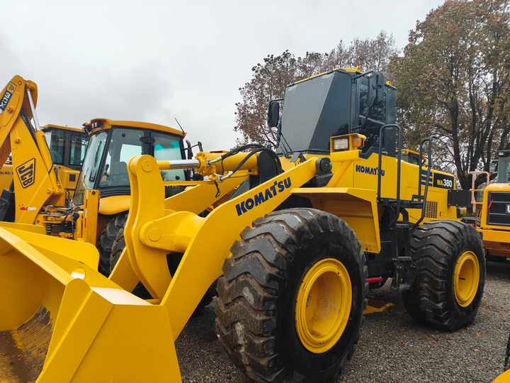 Certified Pre-Owned Komatsu WA380-3 | Heavy-Duty Loader for Mining/ Construction - Price Negotiable! - Pá carregadora de rodas: foto 3 Certified Pre-Owned Komatsu WA380-3 | Heavy-Duty Loader for Mining/ Construction - Price Negotiable! - Pá carregadora de rodas: foto 3
