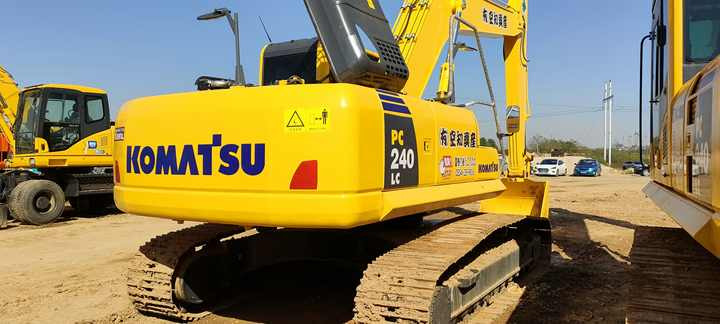 Japan Made Komatsupc240 Excavator , 60ton 70ton 80ton 90ton Digger , Original komatsu Excavator Machinery - Escavadora de rastos: foto 2 Japan Made Komatsupc240 Excavator , 60ton 70ton 80ton 90ton Digger , Original komatsu Excavator Machinery - Escavadora de rastos: foto 2