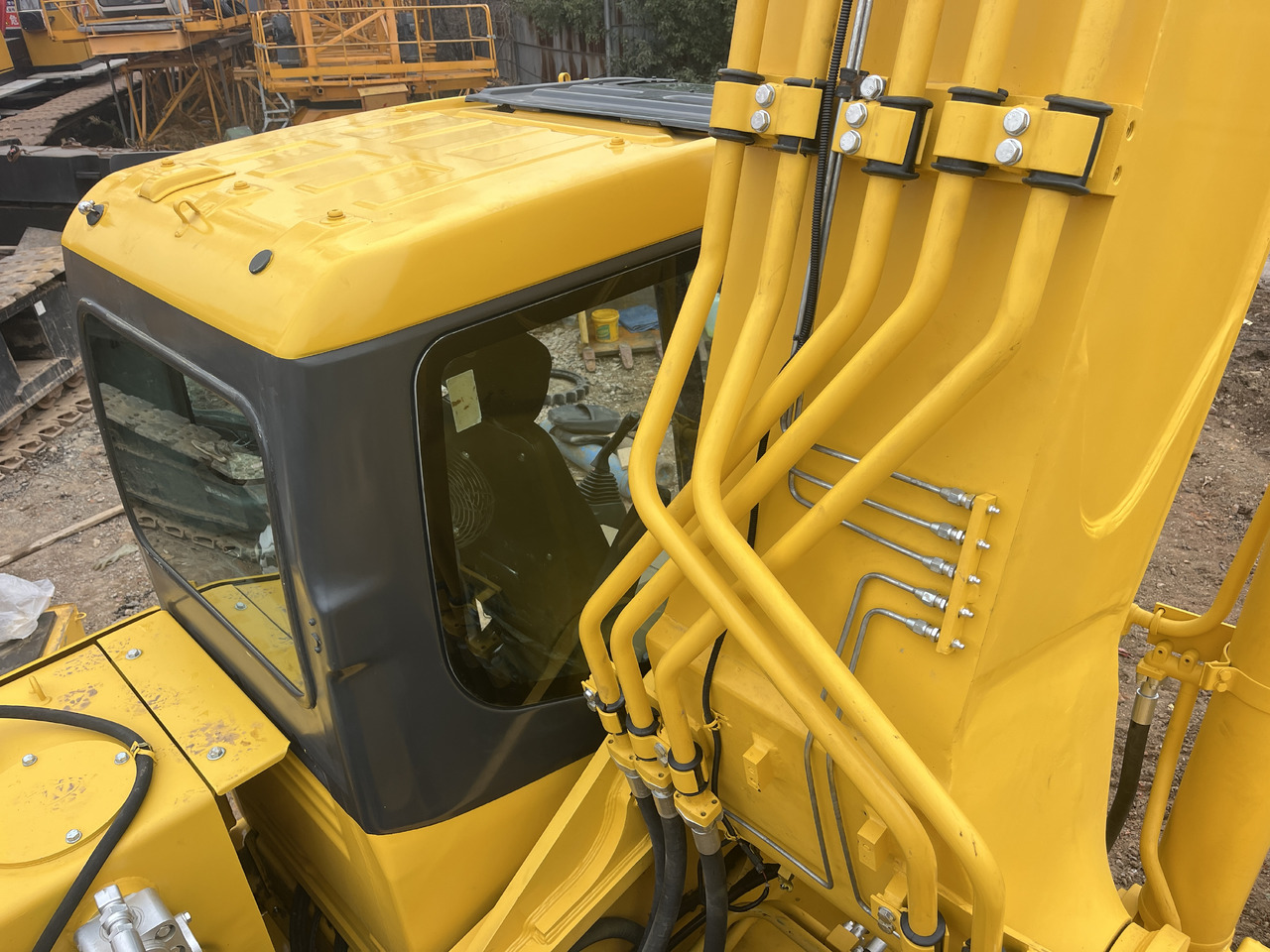 KOMATSU Crawler excavator Second-hand Excavator Komatsu PC 450-7for Sale-------Good Condition - Escavadora de rastos: foto 1 KOMATSU Crawler excavator Second-hand Excavator Komatsu PC 450-7for Sale-------Good Condition - Escavadora de rastos: foto 1