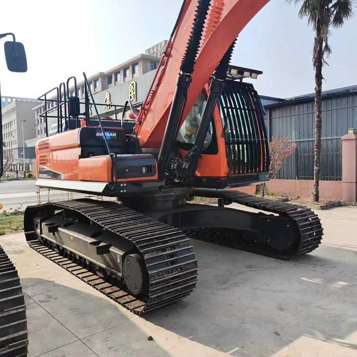 Korea Made Doosan Digger Dx300lc Doosan Used Machinery Excavator , Doosan Dx220 Dx300 Dx200 - Escavadora de rastos: foto 3 Korea Made Doosan Digger Dx300lc Doosan Used Machinery Excavator , Doosan Dx220 Dx300 Dx200 - Escavadora de rastos: foto 3