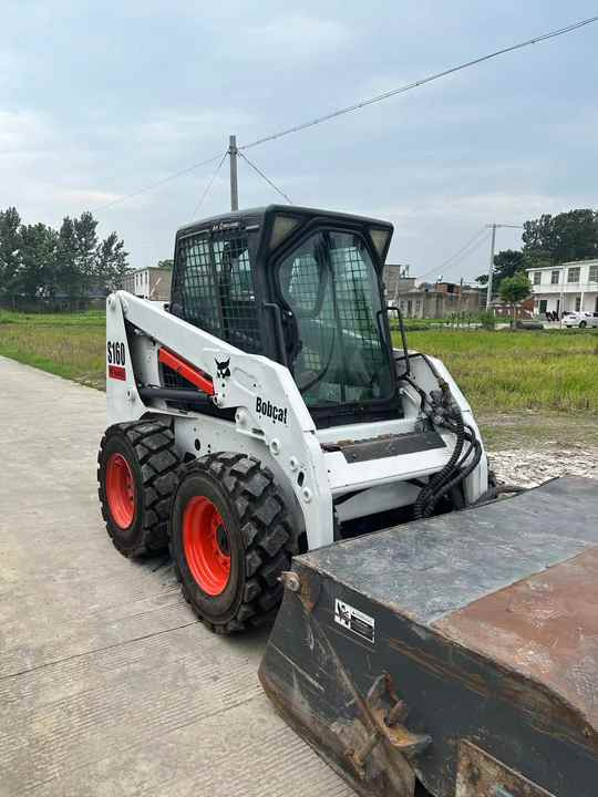 New Arrival Bobcat S160 Skid Steer Loader Available on Sale Hydraulic Type Manufacturer Anhui ZhaoMi - Mini pá carregadora: foto 5 New Arrival Bobcat S160 Skid Steer Loader Available on Sale Hydraulic Type Manufacturer Anhui ZhaoMi - Mini pá carregadora: foto 5