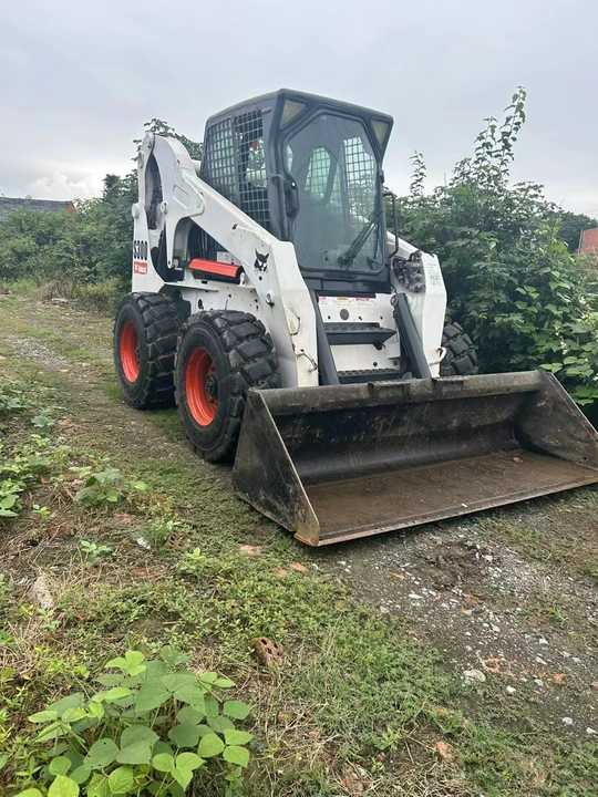 Second Hand BOBCAT S300 Skid-steer Loader with Very Good Performance Is for Sale at a Low Price - Mini pá carregadora: foto 2 Second Hand BOBCAT S300 Skid-steer Loader with Very Good Performance Is for Sale at a Low Price - Mini pá carregadora: foto 2