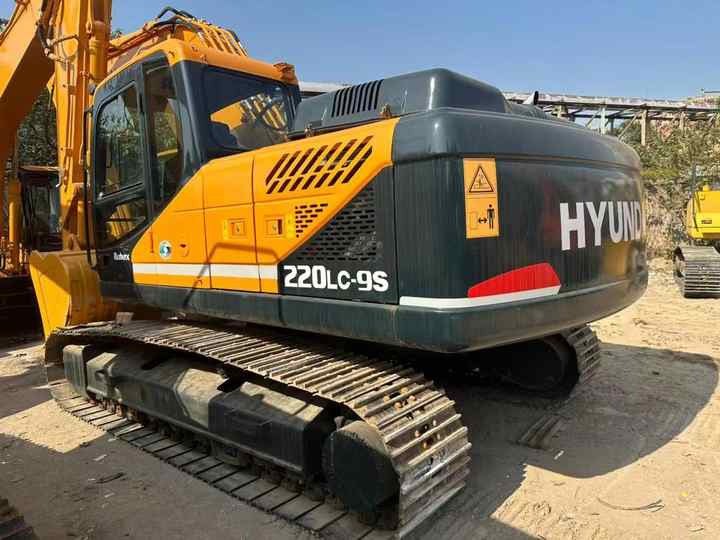 Second Hand Original Korea Brand hyundai 220-9 Excavator for Sale - Escavadora de rastos: foto 4 Second Hand Original Korea Brand hyundai 220-9 Excavator for Sale - Escavadora de rastos: foto 4