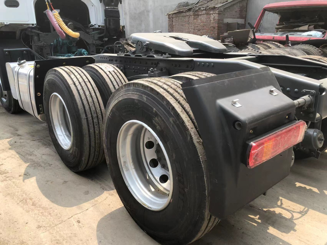 Howo HOWO 371 - Tractor: foto 3 Howo HOWO 371 - Tractor: foto 3