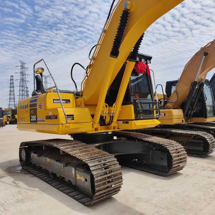 USED komatsu Pc200-8 Excavator with Good Condition for Sale - Escavadora de rastos: foto 4 USED komatsu Pc200-8 Excavator with Good Condition for Sale - Escavadora de rastos: foto 4