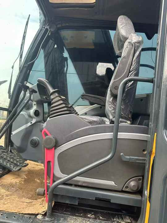 Used 100% Original Korea Brand hyundai 220-9 Excavator for Sale - Escavadora de rastos: foto 4 Used 100% Original Korea Brand hyundai 220-9 Excavator for Sale - Escavadora de rastos: foto 4