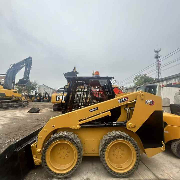 Used Cat246D2 New Model Skid Steer Second Hand Machine Popular Brand Japan Hydraulic Machinery - Mini pá carregadora: foto 2 Used Cat246D2 New Model Skid Steer Second Hand Machine Popular Brand Japan Hydraulic Machinery - Mini pá carregadora: foto 2