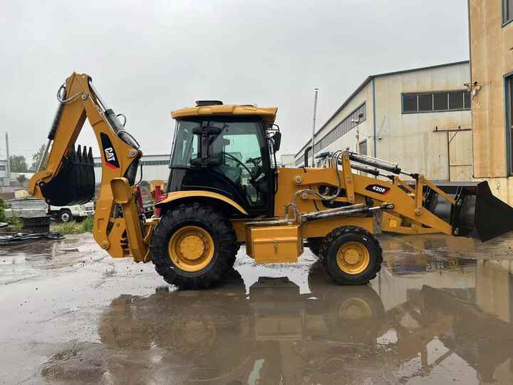 Used Caterpillar CAT 420F Backhoe Loader Retro Excavator CAT420F Cheap Price for Sale - Retroescavadeira: foto 3 Used Caterpillar CAT 420F Backhoe Loader Retro Excavator CAT420F Cheap Price for Sale - Retroescavadeira: foto 3