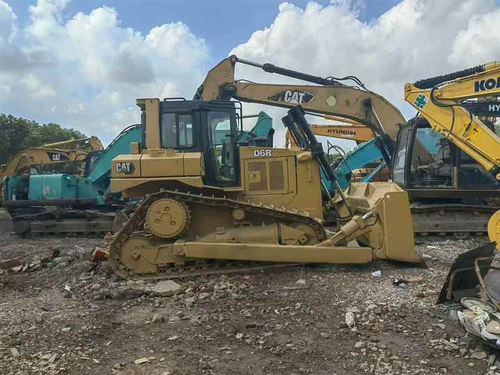 Used Caterpillar D6R Boutique Bulldozer in Running Working Condition Hot Sale Good Condition USD D6R D8R D9R D10R in Stock - Buldôzer: foto 5 Used Caterpillar D6R Boutique Bulldozer in Running Working Condition Hot Sale Good Condition USD D6R D8R D9R D10R in Stock - Buldôzer: foto 5