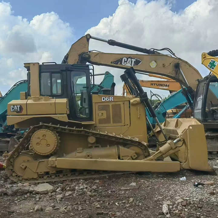 Used Caterpillar D6R Boutique Bulldozer in Running Working Condition Hot Sale Good Condition USD D6R D8R D9R D10R in Stock - Buldôzer: foto 1 Used Caterpillar D6R Boutique Bulldozer in Running Working Condition Hot Sale Good Condition USD D6R D8R D9R D10R in Stock - Buldôzer: foto 1