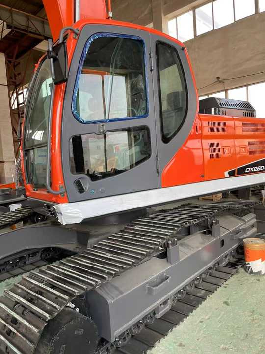 Used Digger DOOSAN DX260 Construction Machinery Construction Digger Used DOOSAN DX260 Cheap Excavator - Escavadora de rastos: foto 4 Used Digger DOOSAN DX260 Construction Machinery Construction Digger Used DOOSAN DX260 Cheap Excavator - Escavadora de rastos: foto 4