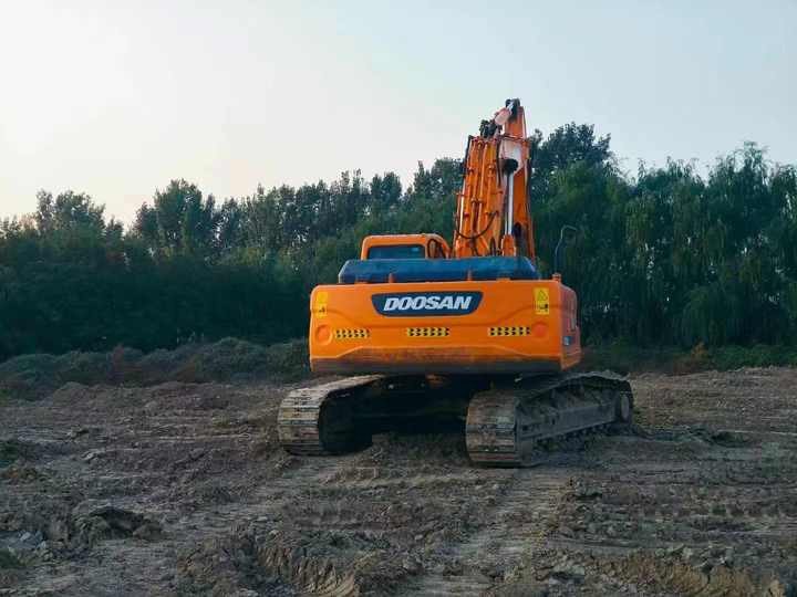 Used Doosan Dx300 2014 Model Excavator Second Hand Machine Popular Brand Korean Doosan Hydraulic Machinery - Escavadora de rastos: foto 3 Used Doosan Dx300 2014 Model Excavator Second Hand Machine Popular Brand Korean Doosan Hydraulic Machinery - Escavadora de rastos: foto 3