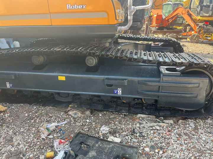 Used HYUNDAI 305LC-9T Crawler Excavator with Good Performance Hyundai30 Tons Earthmoving Machinery with Low Price On-sale - Escavadora de rastos: foto 2 Used HYUNDAI 305LC-9T Crawler Excavator with Good Performance Hyundai30 Tons Earthmoving Machinery with Low Price On-sale - Escavadora de rastos: foto 2