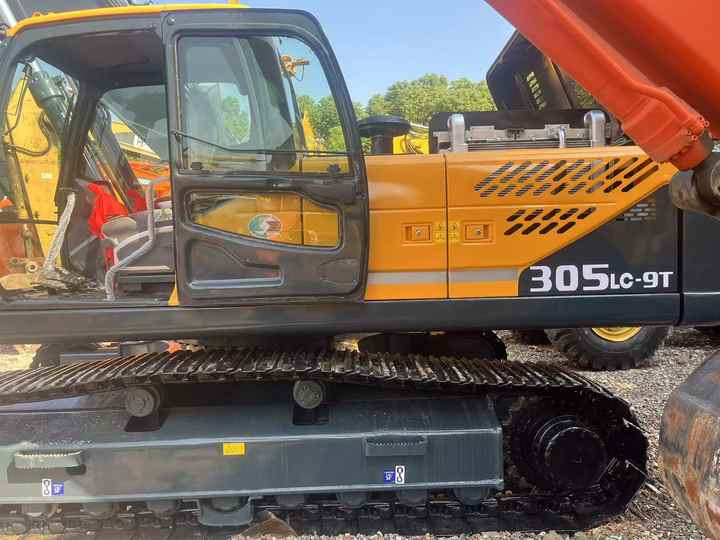 Used HYUNDAI 305LC-9T Crawler Excavator with Good Performance Hyundai30 Tons Earthmoving Machinery with Low Price On-sale - Escavadora de rastos: foto 4 Used HYUNDAI 305LC-9T Crawler Excavator with Good Performance Hyundai30 Tons Earthmoving Machinery with Low Price On-sale - Escavadora de rastos: foto 4