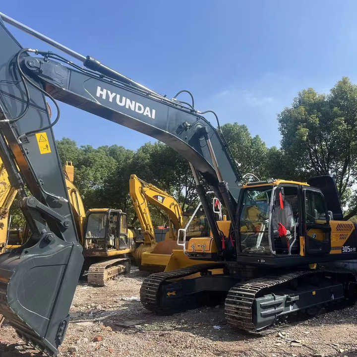 Used HYUNDAI 305LC-9T Crawler Excavator with Good Performance Hyundai30 Tons Earthmoving Machinery with Low Price On-sale - Escavadora de rastos: foto 1 Used HYUNDAI 305LC-9T Crawler Excavator with Good Performance Hyundai30 Tons Earthmoving Machinery with Low Price On-sale - Escavadora de rastos: foto 1