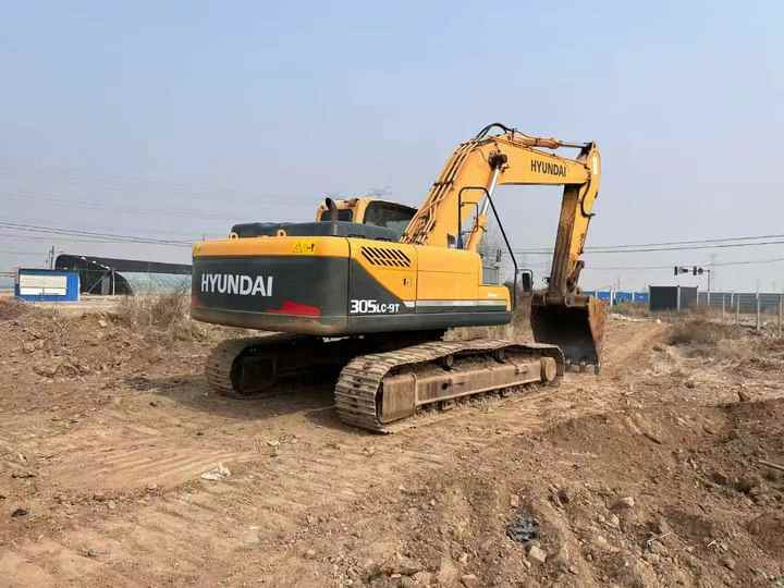 Used HYUNDAI 305LC-9T Crawler Excavator with good performance Hyundai30 tons earthmoving machinery with low price on-sale - Escavadora de rastos: foto 2 Used HYUNDAI 305LC-9T Crawler Excavator with good performance Hyundai30 tons earthmoving machinery with low price on-sale - Escavadora de rastos: foto 2