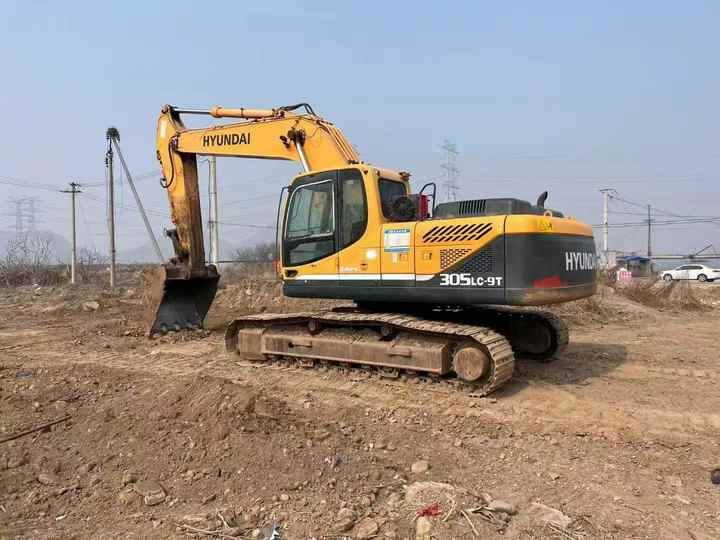 Used HYUNDAI 305LC-9T Crawler Excavator with good performance Hyundai30 tons earthmoving machinery with low price on-sale - Escavadora de rastos: foto 4 Used HYUNDAI 305LC-9T Crawler Excavator with good performance Hyundai30 tons earthmoving machinery with low price on-sale - Escavadora de rastos: foto 4