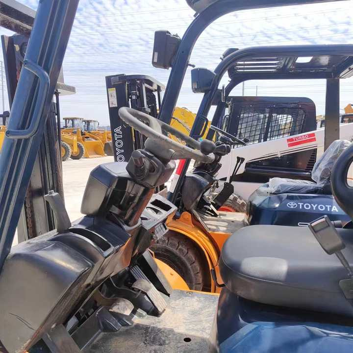 Used Japan Brand toyota 3 Tons Forklift on Hot Sale toyota Forklift 10 Ton 3ton 5 Ton Forklift - Empilhador: foto 3 Used Japan Brand toyota 3 Tons Forklift on Hot Sale toyota Forklift 10 Ton 3ton 5 Ton Forklift - Empilhador: foto 3