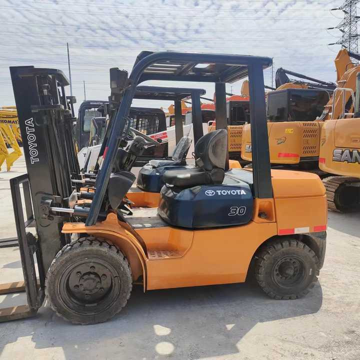 Used Japan Brand toyota 3 Tons Forklift on Hot Sale toyota Forklift 10 Ton 3ton 5 Ton Forklift - Empilhador: foto 1 Used Japan Brand toyota 3 Tons Forklift on Hot Sale toyota Forklift 10 Ton 3ton 5 Ton Forklift - Empilhador: foto 1