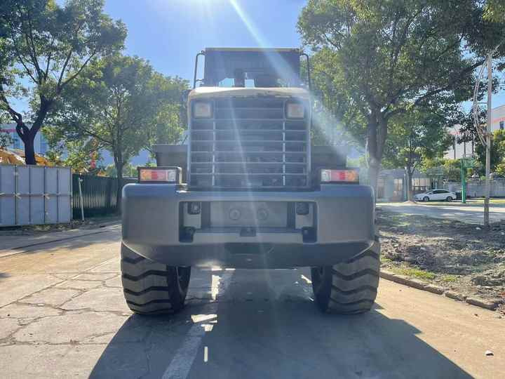 Used Komatsu WA320-5 Wheel Loader for Sale | Reliable Secondhand Construction Equipment with Export Support - Pá carregadora de rodas: foto 2 Used Komatsu WA320-5 Wheel Loader for Sale | Reliable Secondhand Construction Equipment with Export Support - Pá carregadora de rodas: foto 2