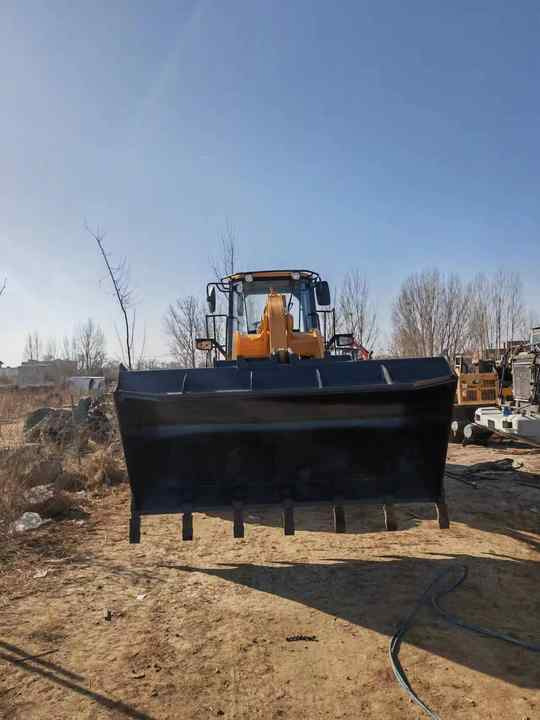 Used LIUGONG 856H wheel in Good Condition for sale 90%new uesd Loader liugong 856h Used Loader For Sale - Pá carregadora de rodas: foto 3 Used LIUGONG 856H wheel in Good Condition for sale 90%new uesd Loader liugong 856h Used Loader For Sale - Pá carregadora de rodas: foto 3