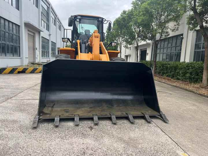 Used LIUGONG 856H wheel in Good Condition for sale 90%new uesd Loader liugong 856h Used Loader For Sale - Pá carregadora de rodas: foto 5 Used LIUGONG 856H wheel in Good Condition for sale 90%new uesd Loader liugong 856h Used Loader For Sale - Pá carregadora de rodas: foto 5