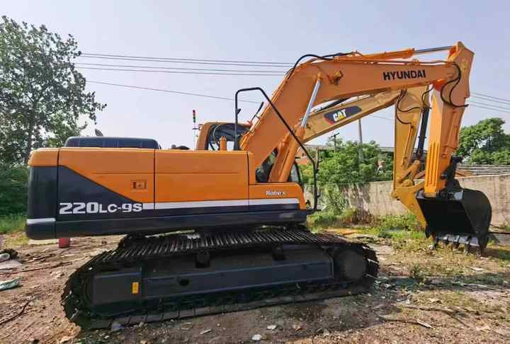 Used Machines Doosan Dx220-9 for Sale ,original Excavator for Sale - Escavadora de rastos: foto 2 Used Machines Doosan Dx220-9 for Sale ,original Excavator for Sale - Escavadora de rastos: foto 2