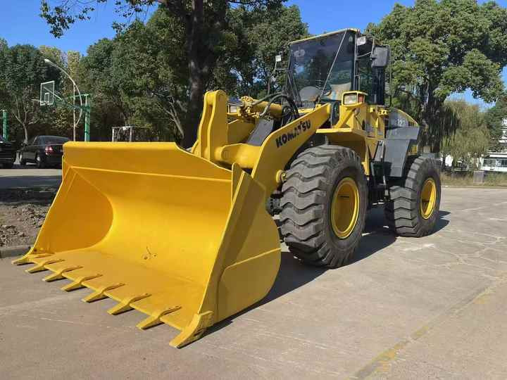 Used komatsu Wa320-5 Wheel Loader Second Hand Machine Popular Brand komatsu Hydraulic Machinery - Pá carregadora de rodas: foto 4 Used komatsu Wa320-5 Wheel Loader Second Hand Machine Popular Brand komatsu Hydraulic Machinery - Pá carregadora de rodas: foto 4