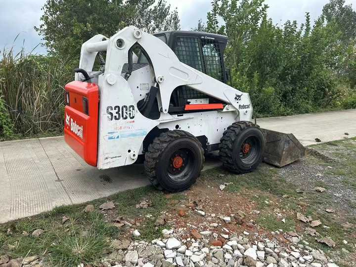 Very Good Machine Used Skid Wheel Loader Bobcat S300 for Sale - Mini pá carregadora: foto 2 Very Good Machine Used Skid Wheel Loader Bobcat S300 for Sale - Mini pá carregadora: foto 2