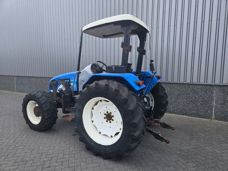 New Holland TL 90 A - Trator: foto 3 New Holland TL 90 A - Trator: foto 3