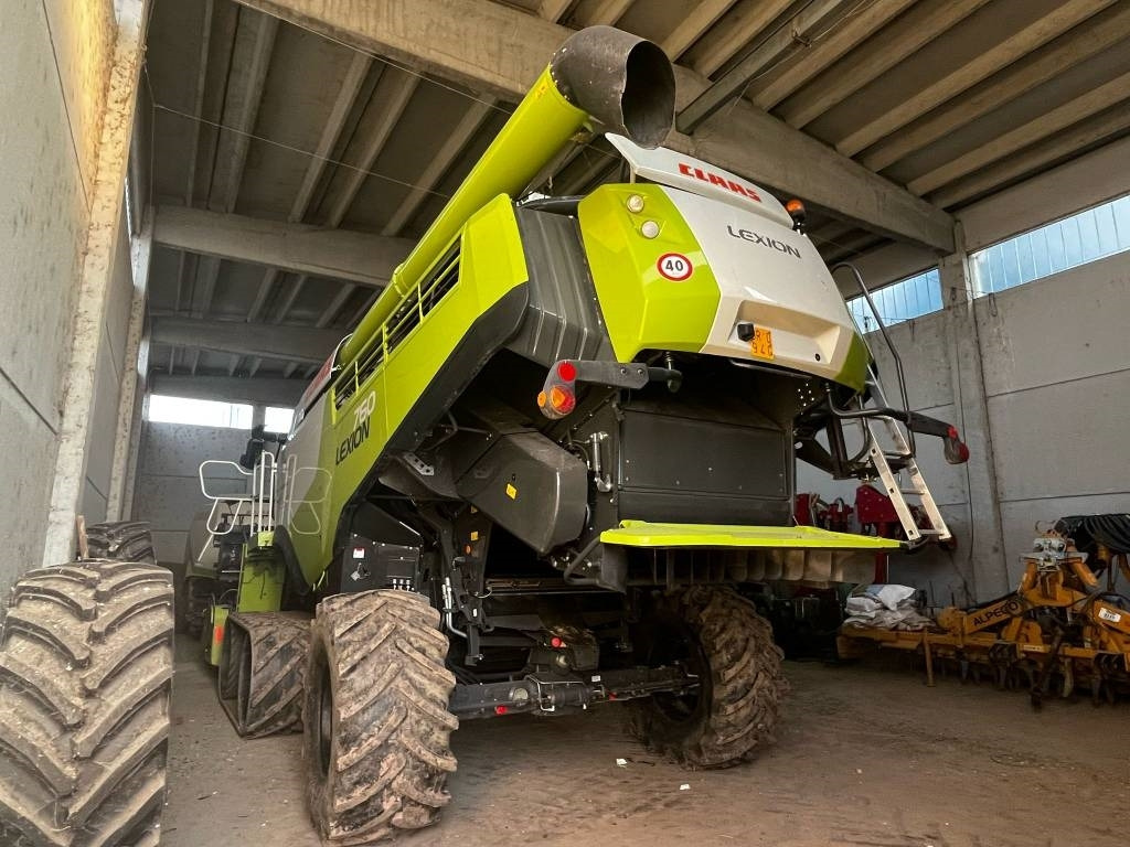Claas LEXION 760 TT RISO - Ceifeira debulhadora: foto 2 Claas LEXION 760 TT RISO - Ceifeira debulhadora: foto 2