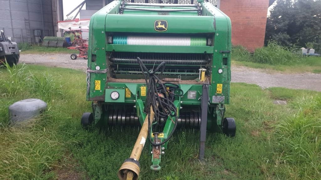 John Deere F 450 - Enfardadeira de fardos redondos: foto 2 John Deere F 450 - Enfardadeira de fardos redondos: foto 2