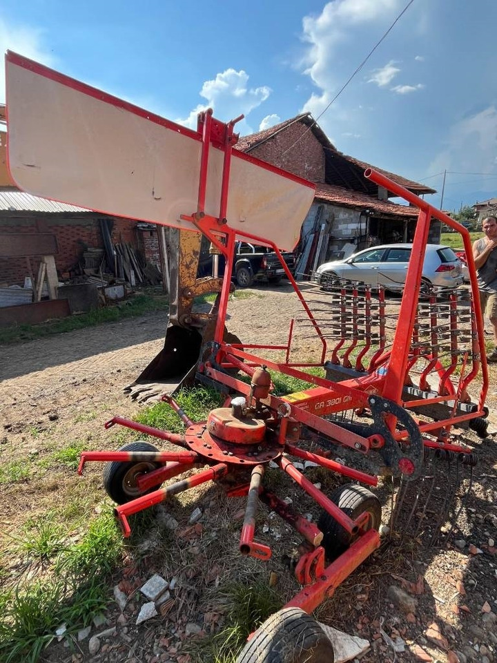 Kuhn GA3801 GM - Ancinho enleirador: foto 1 Kuhn GA3801 GM - Ancinho enleirador: foto 1
