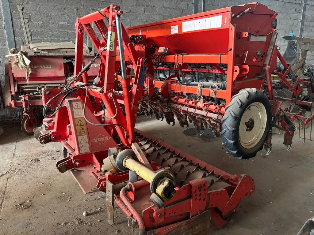 Kuhn HR 3003 D - Fresa agrícola: foto 1 Kuhn HR 3003 D - Fresa agrícola: foto 1
