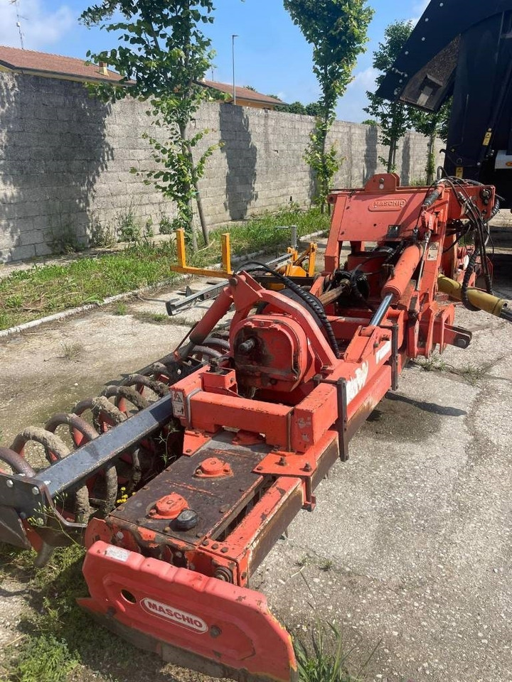 Maschio Aquila 5000 - Grade rotativa: foto 1 Maschio Aquila 5000 - Grade rotativa: foto 1