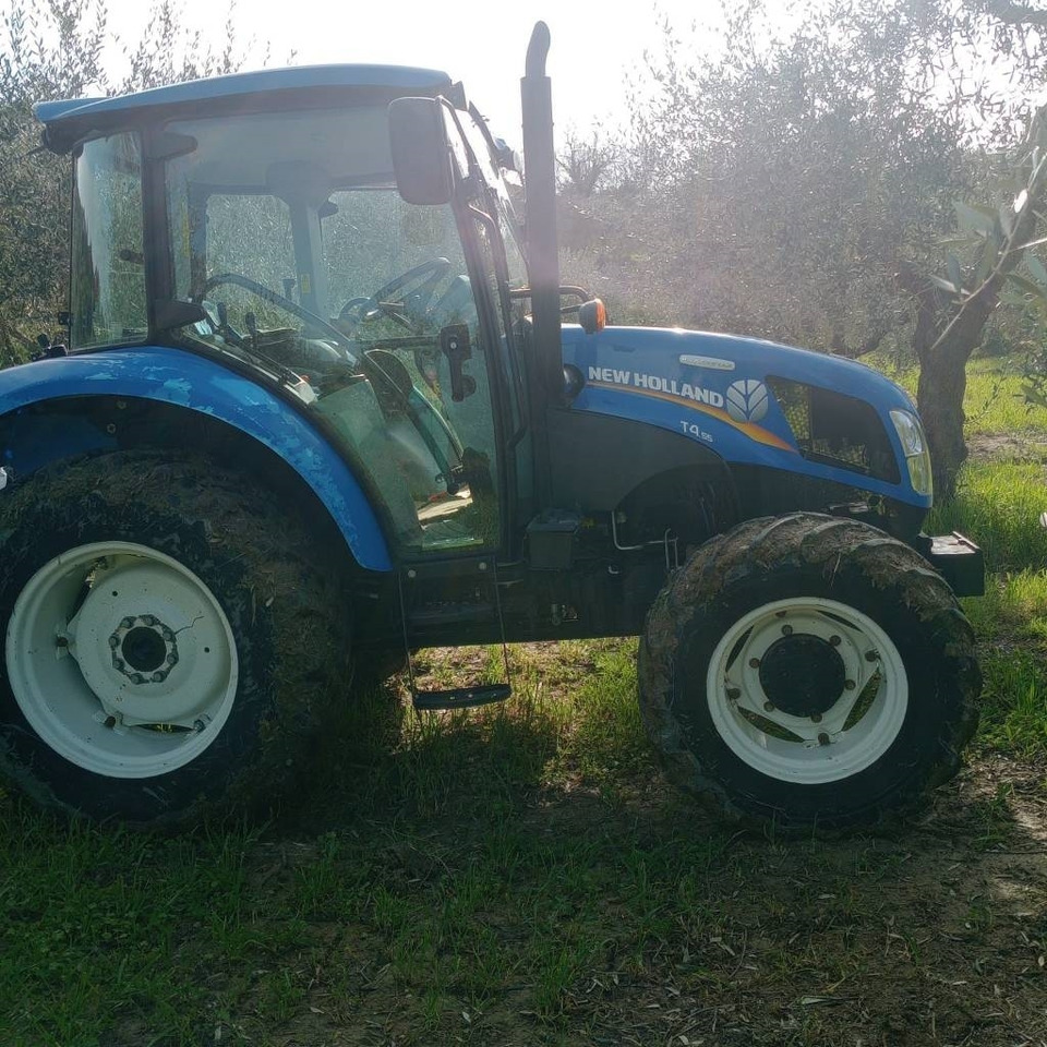 New Holland T 4.55 - Trator: foto 1 New Holland T 4.55 - Trator: foto 1